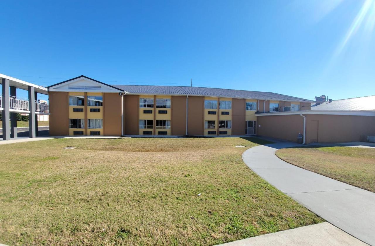 Days Inn By Wyndham Dothan Extérieur photo