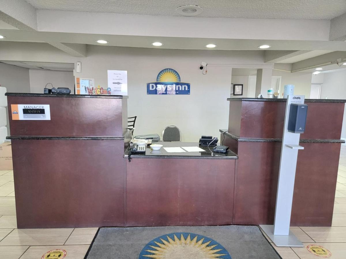 Days Inn By Wyndham Dothan Extérieur photo