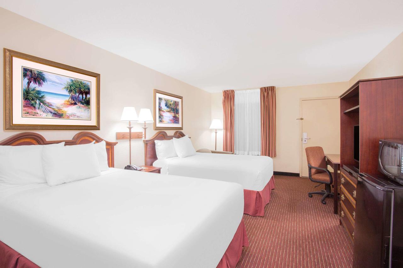 Days Inn By Wyndham Dothan Extérieur photo