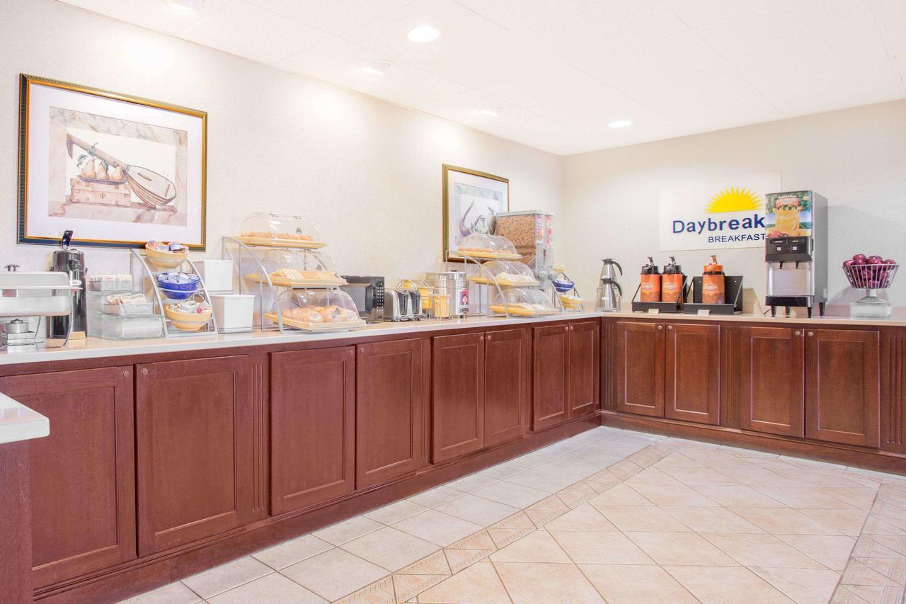 Days Inn By Wyndham Dothan Extérieur photo
