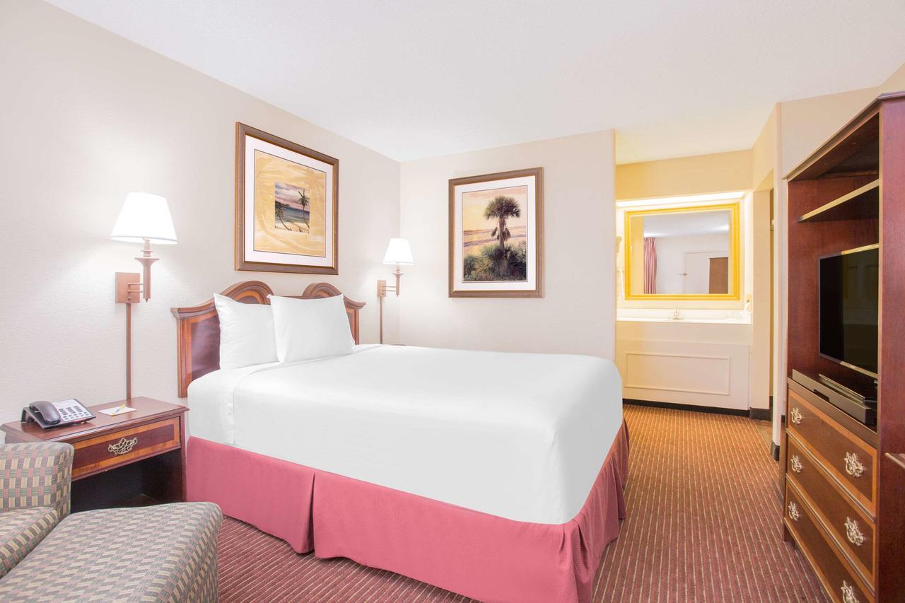 Days Inn By Wyndham Dothan Extérieur photo